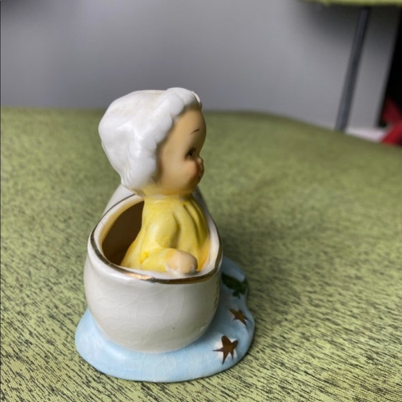 Vintage Shafford baby in a shoe figurine - Picture 2 of 7